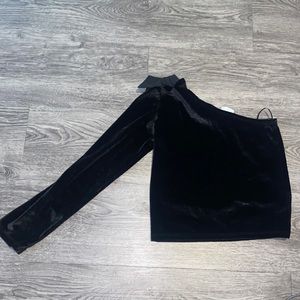 One sleeved Velvet Top